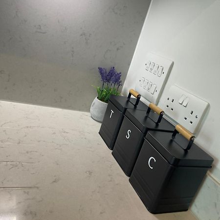 Modern 2 Bedroom City Centre Apartment W Balcony Manchester Buitenkant foto