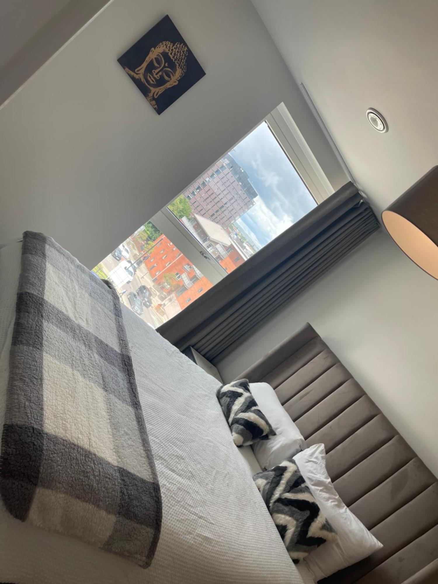 Modern 2 Bedroom City Centre Apartment W Balcony Manchester Buitenkant foto