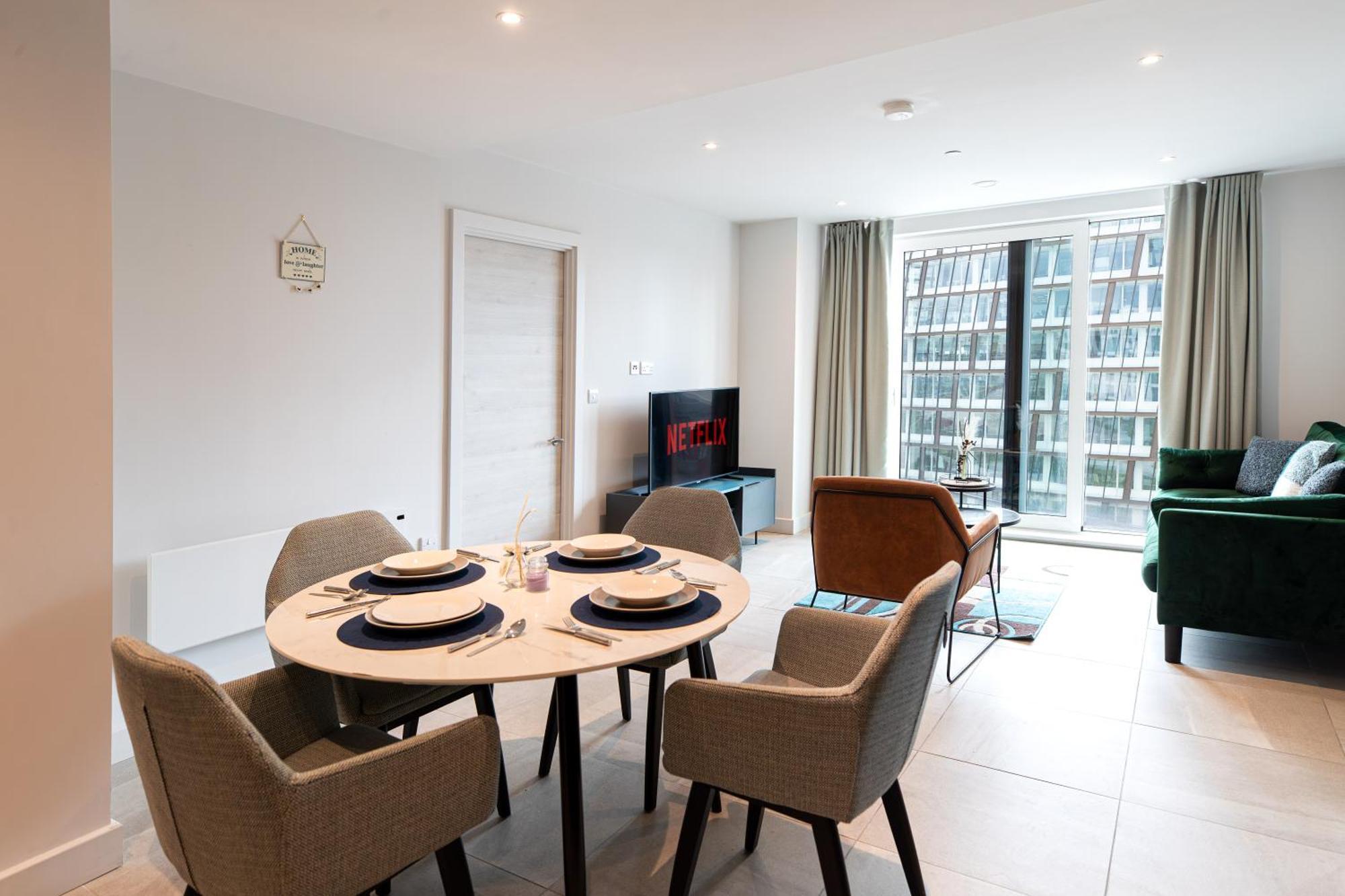 Modern 2 Bedroom City Centre Apartment W Balcony Manchester Buitenkant foto